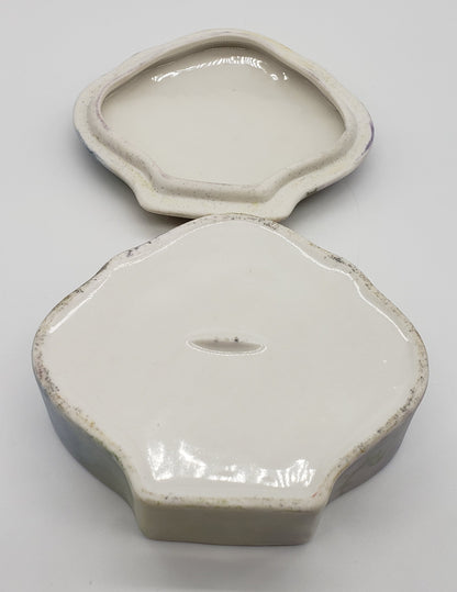 Shell-shaped Porcelain Jewelry or Trinket Box