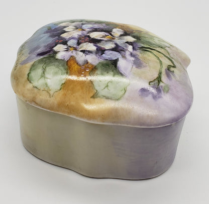 Shell-shaped Porcelain Jewelry or Trinket Box