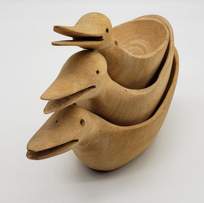 Vintage Duck Bowls Décor