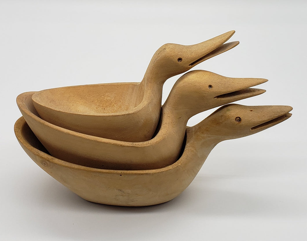 Vintage Duck Bowls Décor