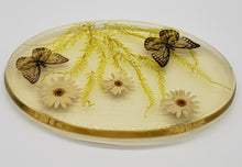 Load image into Gallery viewer, Acrylic Resin Trivet Footed Pressed Flowers With Butterfly Oval
