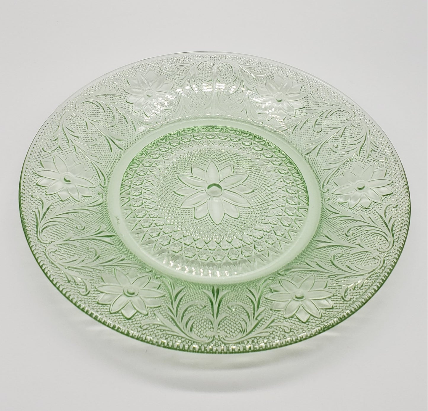 Tiara Sandwich Chantilly Green Dinner Plate 10 1/4 inch