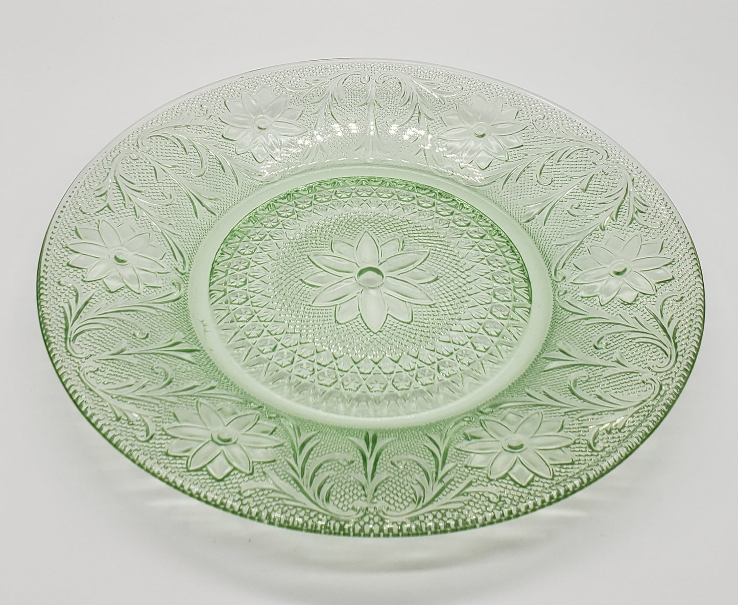 Tiara Sandwich Chantilly Green Dinner Plate 10 1/4 inch