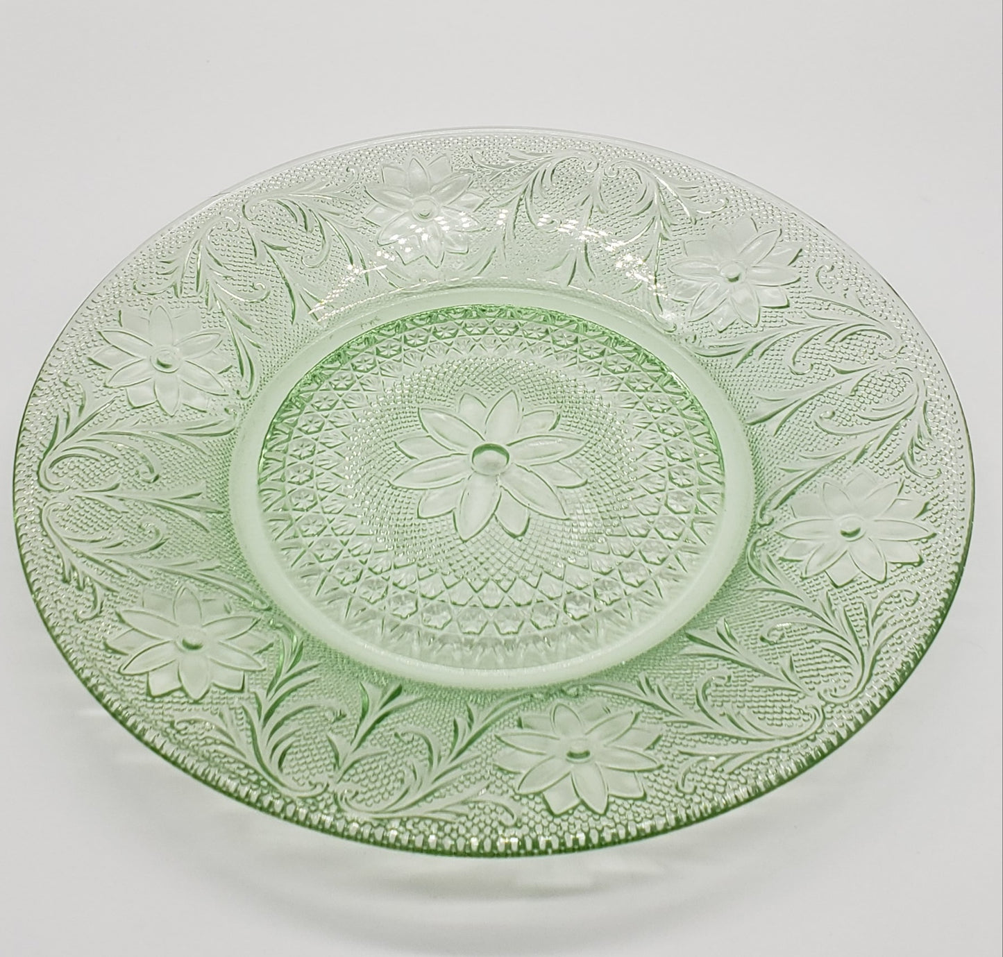 Tiara Sandwich Chantilly Green Dinner Plate 10 1/4 inch