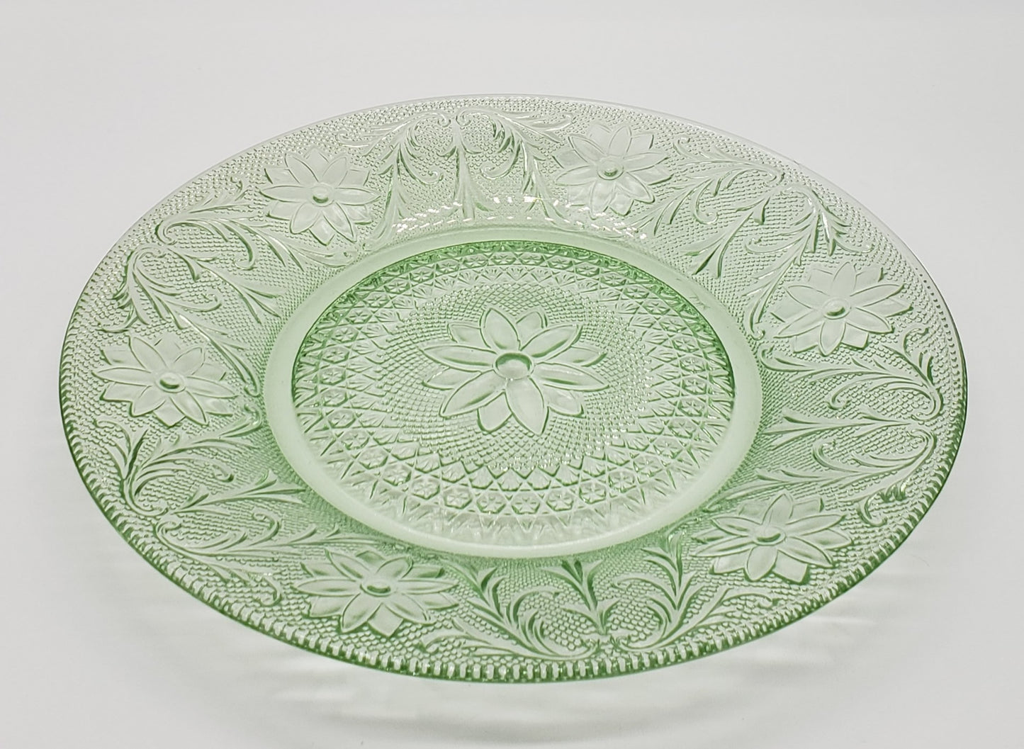 Tiara Sandwich Chantilly Green Dinner Plate 10 1/4 inch