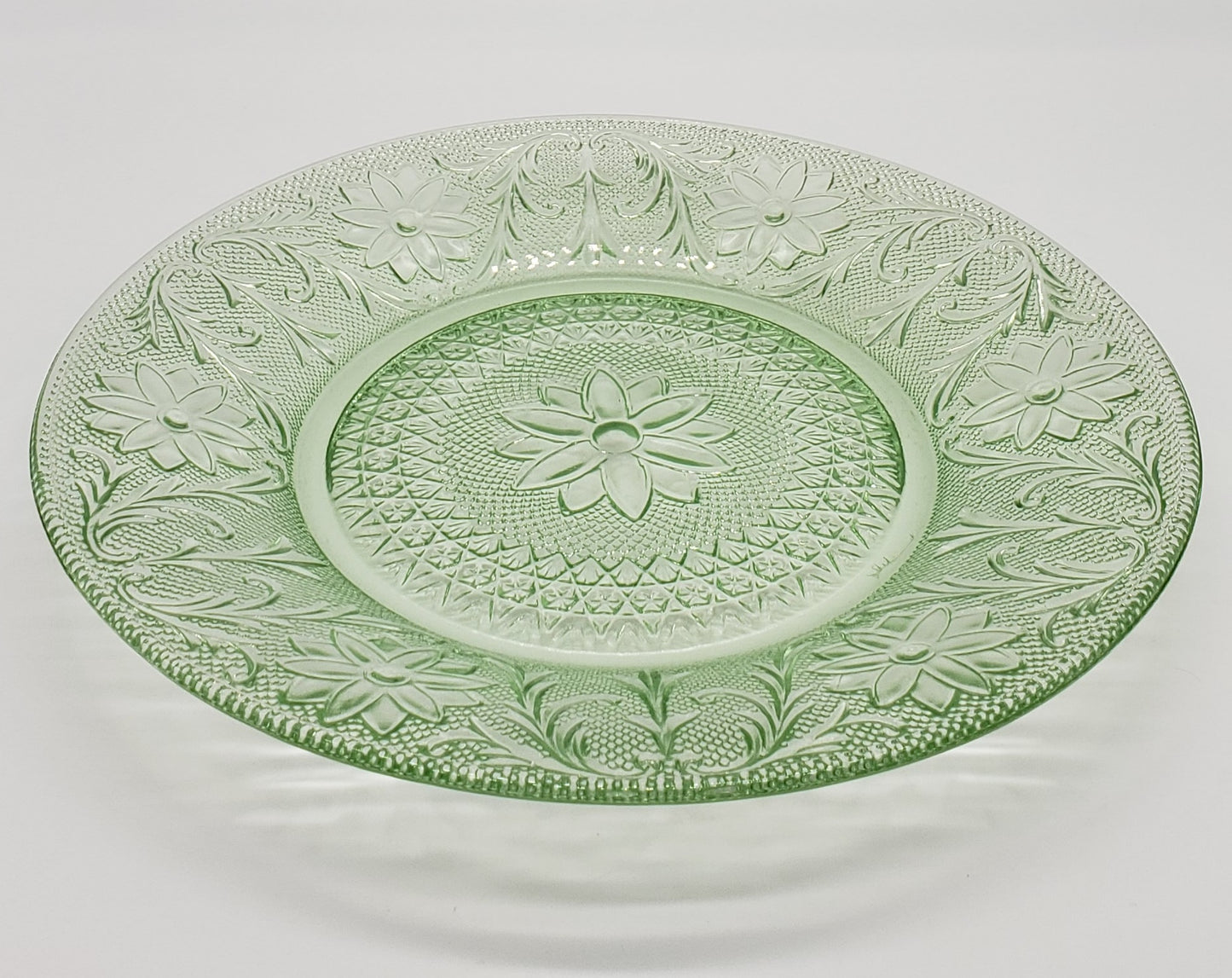 Tiara Sandwich Chantilly Green Dinner Plate 10 1/4 inch