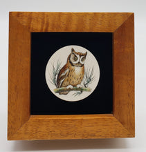 Load image into Gallery viewer, Jane Clapham Faux Scrimshaw Owl Wall Hanger
