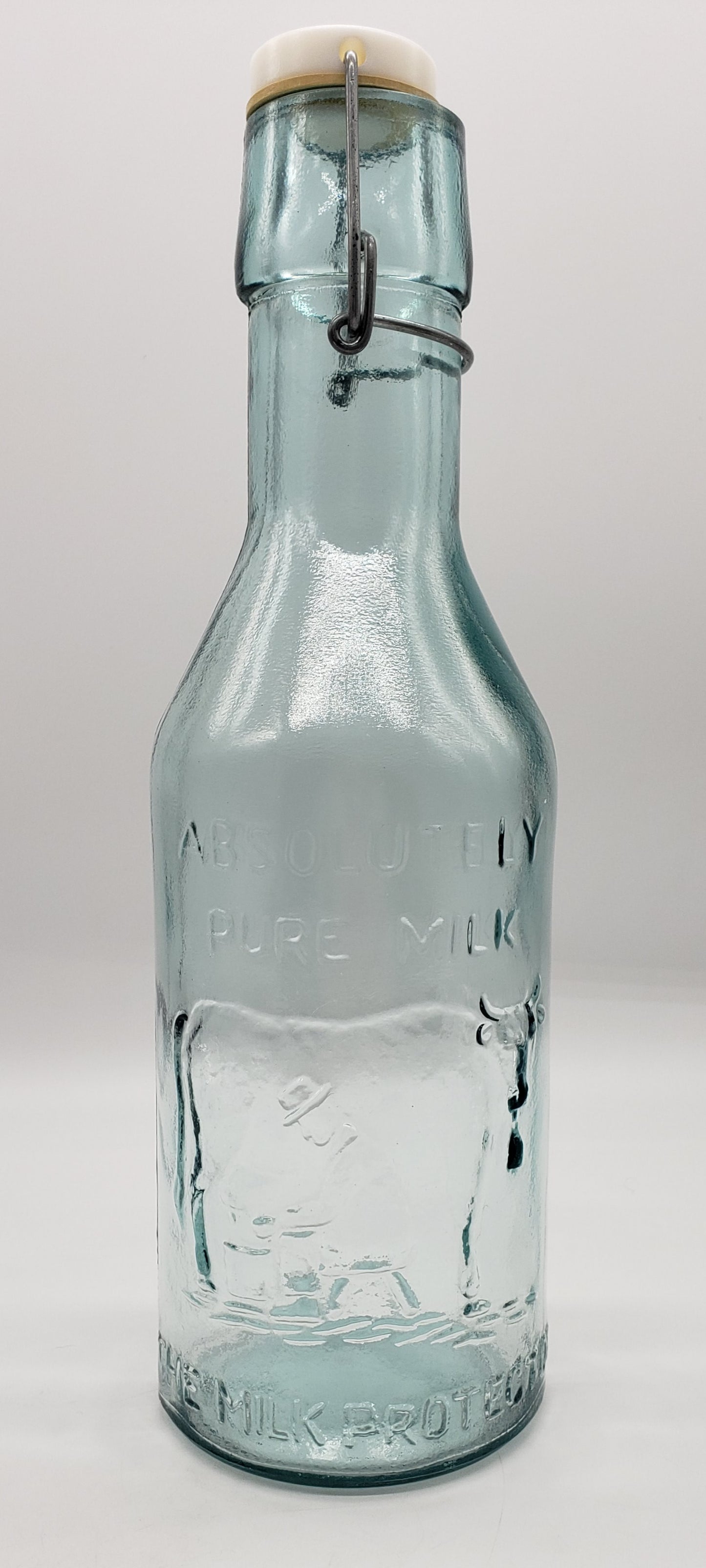 VINTAGE ABSOLUTELY PURE MILK BOTTLE MADE IN ITALY 40oz