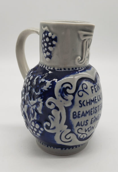 Cobalt Blue German Pitcher Fewin Schmecht Der Wein Aus Einem Krug Von Stein