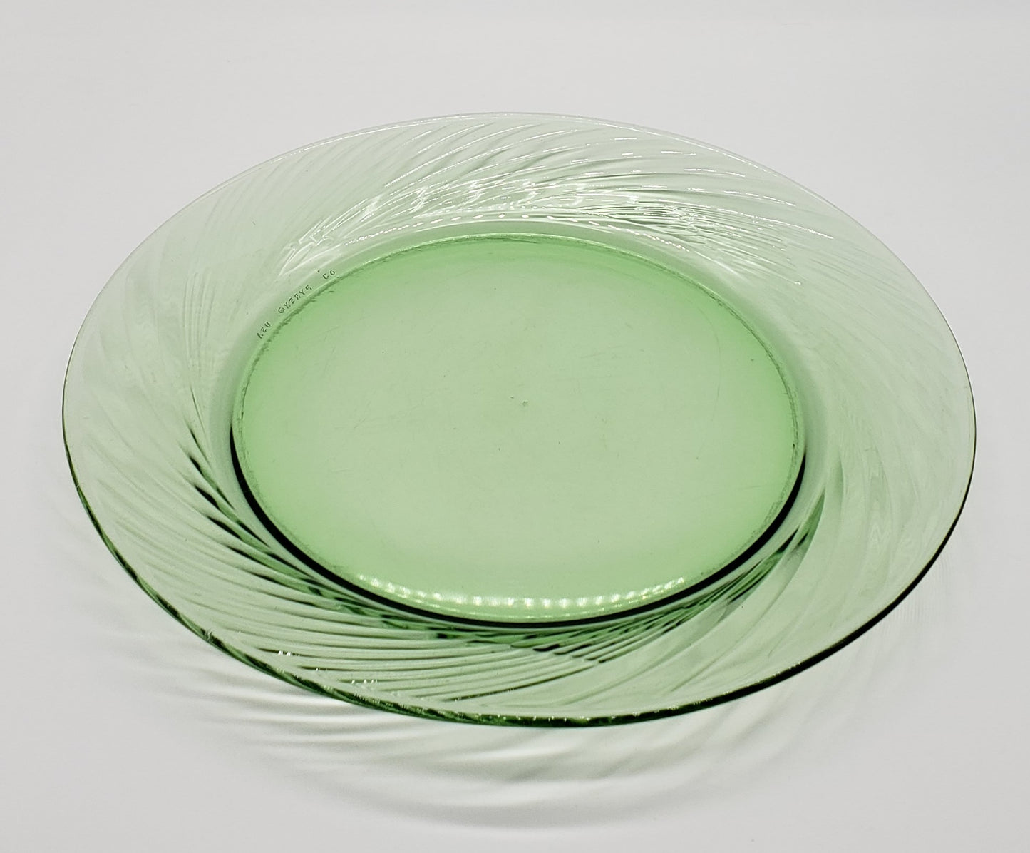 Pyrex Festiva Green Swirl Glass 10 3/4" D Dinner Plates